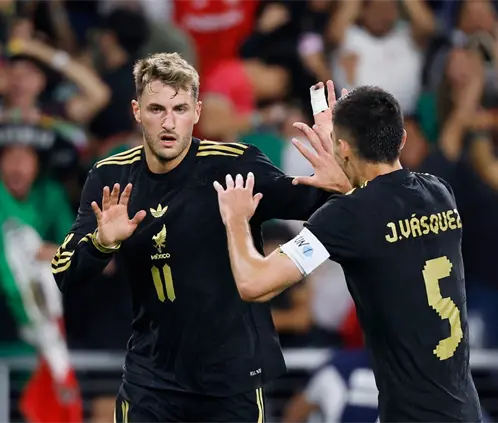 Santiago Giménez reflexiona tras marcarle a Corea “estamos convencidos del ‘Vasco’ (Getty images)