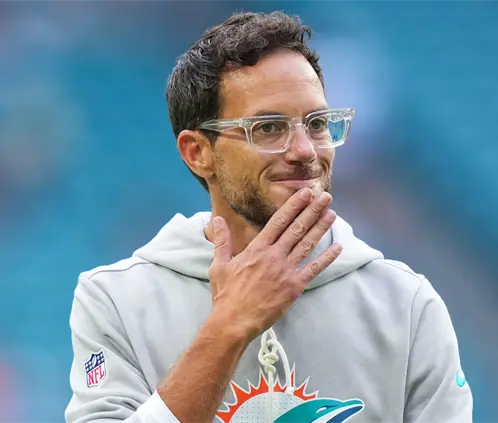 Afición de Miami Dolphins pide la cabeza de Mike McDaniel (Photo by Rich Storry/Getty Images) Afición de Miami Dolphins pide la cabeza de Mike McDaniel (Photo by Rich Storry/Getty Images)