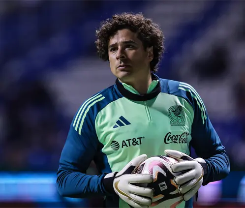 Guillermo Ochoa ya no aparecerá en el EA Sports FC 26 al irse a jugar a Chipre, siendo su primer ausencia en este videojuego en más de 20 años. Getty Images Guillermo Ochoa ya no aparecerá en el EA Sports FC 26 al irse a jugar a Chipre, siendo su primer ausencia en este videojuego en más de 20 años. Getty Images