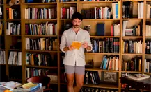 Esta es la forma más completa de ordenar los libros en casa sin quitar más espacio