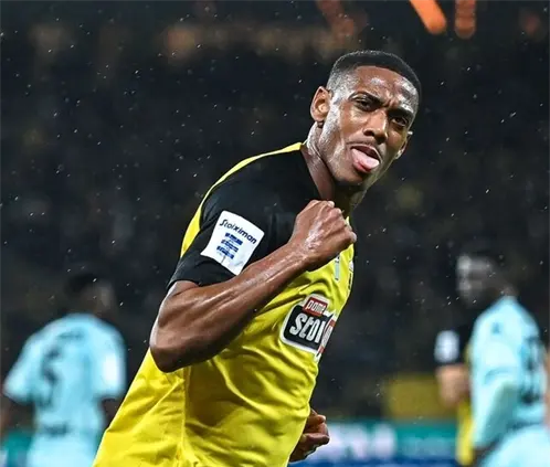 Anthony Martial pasó las pruebas físicas y se alista para firmar con Rayados. @AEK_FC_OFFICIAL Anthony Martial pasó las pruebas físicas y se alista para firmar con Rayados. @AEK_FC_OFFICIAL