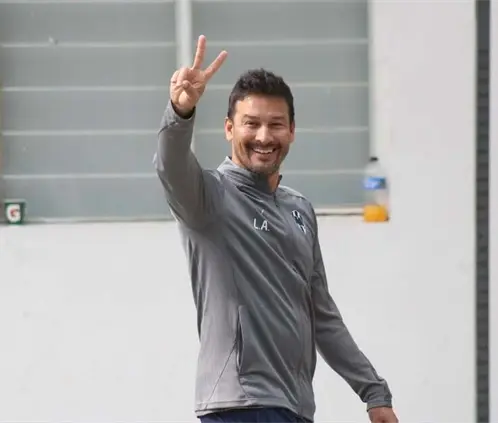 Leonardo  Álvarez destaca el trabajo en equipo en Rayadas “nadie es indispensable”