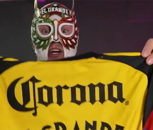 América sorprende a El Grande Americano con un regalo inolvidable América sorprende a El Grande Americano con un regalo inolvidable