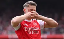 Arsenal vuelve goleando a Nottingham Forest y toma la cima de la Premier League