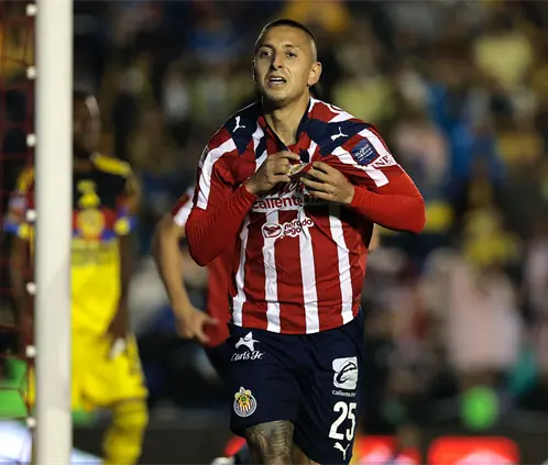 ¡Adiós fantasmas! Piojo Alvarado acaba racha de Chivas sin gol en el Clásico Nacional (Foto: Daniel Gámez / POSTA Deportes)