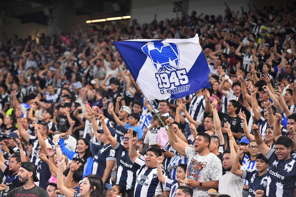 La afición de Rayados se vio envuelta en una bronca en el Estadio Corregidora. Getty Images La afición de Rayados se vio envuelta en una bronca en el Estadio Corregidora. Getty Images