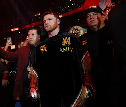 Chávez Jr. pide revancha para Canelo tras derrota ante Crawford (Photo by Sarah Stier/Getty Images for Netflix)