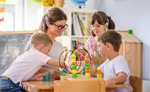 Ordena fácil los juguetes de los niños con estas 6 ideas para tu hogar