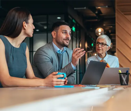 Las técnicas que no fallan para hacer efectivas tus reuniones del trabajo (Foto: Canva) Las técnicas que no fallan para hacer efectivas tus reuniones del trabajo (Foto: Canva)