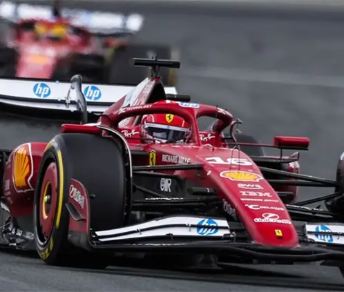 Checo Pérez se sube a un Ferrari antes de debutar con Cadillac (Facebook – Scuderia Ferrari HP)