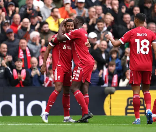 Liverpool sumó su quinta victoria en fila en la Premier al vencer al Everton. Getty Images
