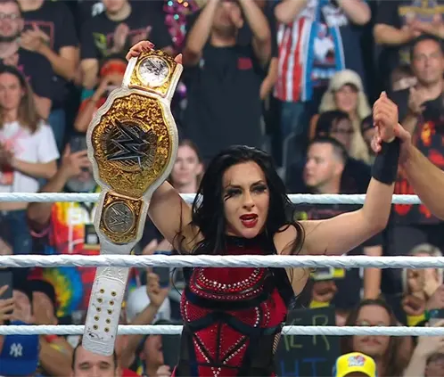 Stephanie Vaquer se convirtió en Campeona Mundial Femenil de WWE solo un año después de su llegada a la empresa. @WWE Stephanie Vaquer se convirtió en Campeona Mundial Femenil de WWE solo un año después de su llegada a la empresa. @WWE
