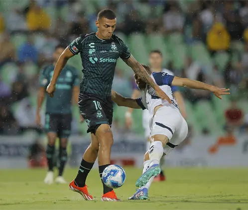 Santos Laguna dio a conocer que investiga a Franco Fagúndez por una serie de indisciplinas. Getty Images Santos Laguna dio a conocer que investiga a Franco Fagúndez por una serie de indisciplinas. Getty Images