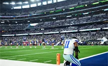 Jerry Jones descarta homenaje a Micah Parsons en su regreso