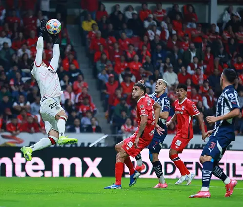 Toluca vs. Monterrey: Los dos mejores ataques, de poder a poder, en la jornada 10  (Photo by Manuel Velasquez/Getty Images)