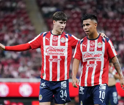 La Hormiga González y los jóvenes dan la cara por Chivas (Foto: @LigaBBVAMX X)