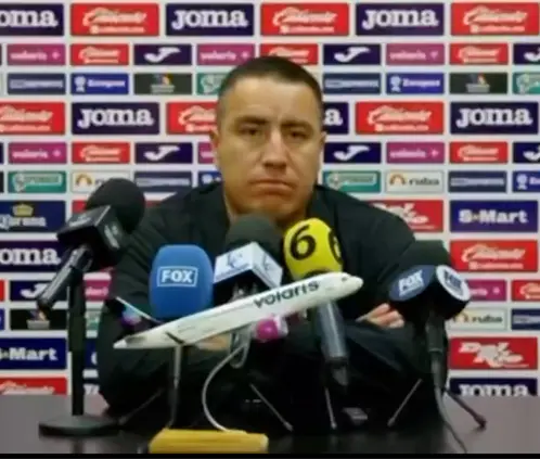 VIDEO | Efraín Juárez se calienta con un reportero: “¿A quién matamos?” (Foto: Especial)