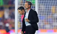Llaman “traidor” a Diego Cocca en el Tigres vs. Atlas en el Volcán