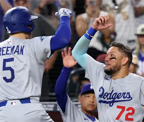 Varios mexicanos ya aseguraron su lugar en los playoffs de la MLB 2025, mientras otros siguen en la pelea por un boleto.
