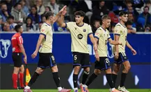 Barcelona le da la vuelta y vence al Real Oviedo para seguir en la pelea de LaLiga