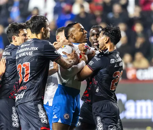 Xolos y Cruz Azul han tenido duelos intensos en los últimos años Xolos y Cruz Azul han tenido duelos intensos en los últimos años
