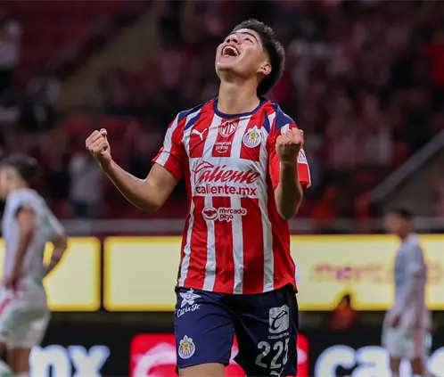 Samir Inda deberá jugar con una camisa especial en Chivas hasta que cumpla 18 años. @Chivas