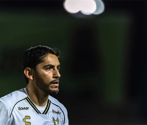 Jesús Corona se retirará del futbol profesional el próximo 28 de septiembre a sus 44 años de edad.
