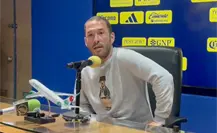 Óscar Fernández explota en contra de la regla de menores de la Liga MX Femenil