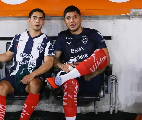 Carlos Salcedo solo pudo jugar 28 minutos en su regreso a las canchas con la sub 21 de Rayados. Ricardo Rodríguez