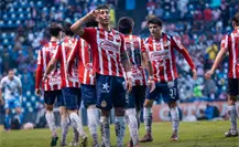 Chivas somete al Puebla con dos golazos y sueña con Liguilla