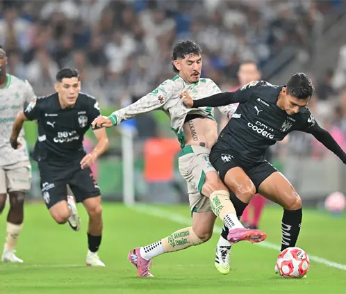 Fidel Ambriz: “Hay que ser más regulares en las formas” (Photo by Azael Rodriguez/Getty Images) Fidel Ambriz: “Hay que ser más regulares en las formas” (Photo by Azael Rodriguez/Getty Images)