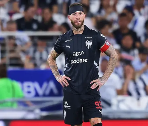 Sergio Ramos sería castigado por la Liga MX tras criticar públicamente al árbitro Luis Enrique Santander. Ricardo Rodríguez Sergio Ramos sería castigado por la Liga MX tras criticar públicamente al árbitro Luis Enrique Santander. Ricardo Rodríguez