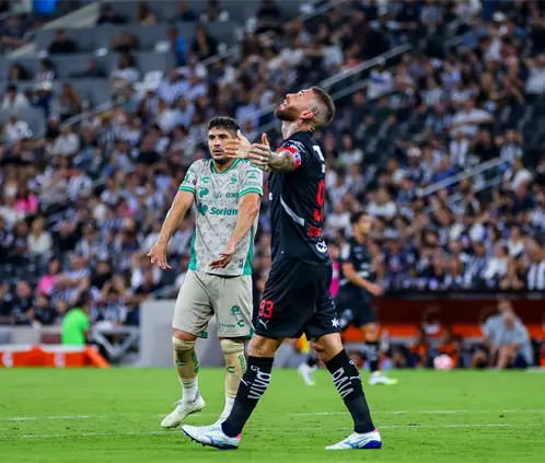 Un sector de la fanaticada no perdonó los errores de Sergio Ramos.