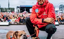 Lewis Hamilton anuncia la muerte de Roscoe rumbo al GP de Singapur