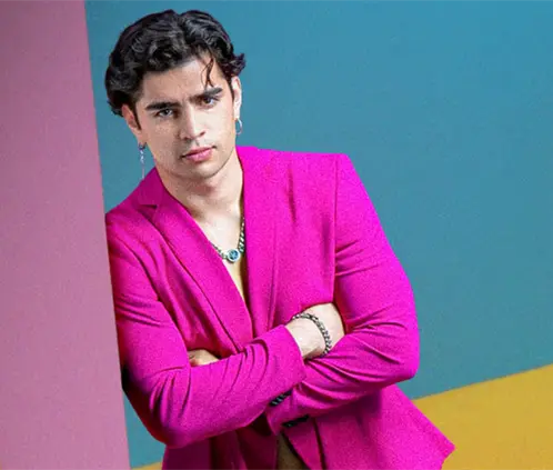 Aarón Mercury en La Casa de Los Famosos.