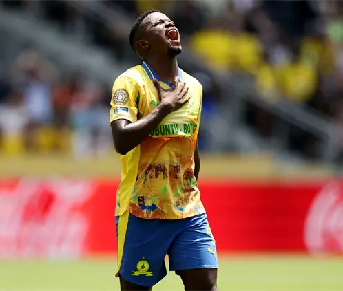 Sudáfrica perdió tres puntos por la alineación indebida de  Teboho Mokoena, la cual puede dejarlos fuera del Mundial. Getty Images