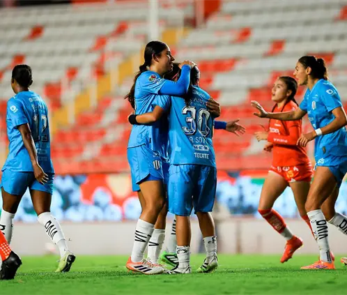Rayadas consigue amplio triunfo ante Necaxa para no salir de zona de clasificación.