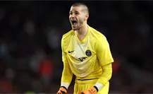 PSG arrebata de último minuto triunfo al Barcelona en Champions