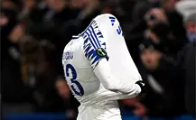 Rodrigo Huescas sufre brutal lesión en la Champions League, se perderá la temporada y el Mundial