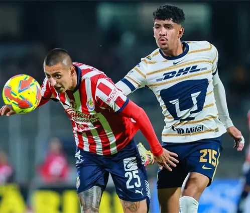 Así llega Chivas al partido ante Pumas en CU  (Photo by Manuel Velasquez/Getty Images)