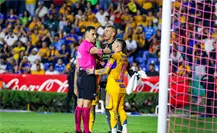 Nahuel Guzmán estalla contra el arbitraje en el Cruz Azul vs. Tigres, ¿el Patón será castigado?