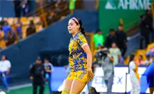 Greta Espinoza sale lastimada en el arranque del Puebla vs. Tigres Femenil