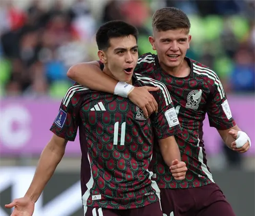 Rafaela Pimenta, representante de Gilberto Mora, confirmó que el seleccionado mexicano ya tiene varias ofertas para jugar en Europa. @miseleccionsubs