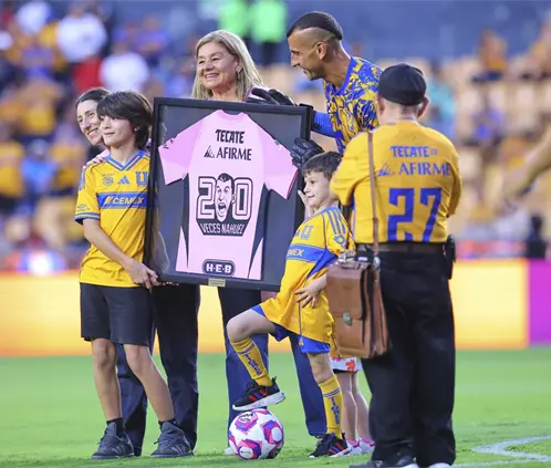 ¡200 veces Nahuel! Así fue el homenaje de Tigres al “Paton” (Ricardo Rodríguez/ POSTA Deportes) ¡200 veces Nahuel! Así fue el homenaje de Tigres al “Paton” (Ricardo Rodríguez/ POSTA Deportes)