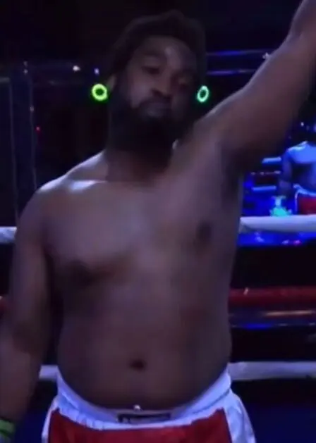 Daniel Curtis Lee, protagonista del Manual de Supervivencia Escolar de Ned, ganó en su debut como boxeador en México. @daniel_curtis_lee Daniel Curtis Lee, protagonista del Manual de Supervivencia Escolar de Ned, ganó en su debut como boxeador en México. @daniel_curtis_lee