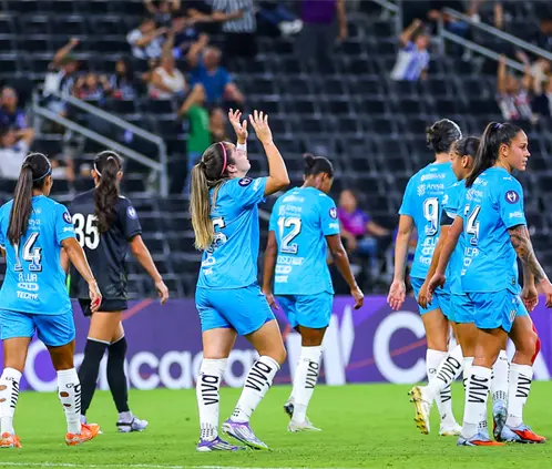 El Rayadas vs. América es el primer juego de la Liga MX Femenil que será transmitido en TV Abierta después de dos semanas. Nora Guerrero El Rayadas vs. América es el primer juego de la Liga MX Femenil que será transmitido en TV Abierta después de dos semanas. Nora Guerrero