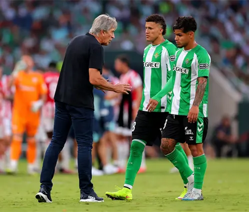 Así ha sido el paso de Nelson Deossa con el Betis en España (Photo by Fran Santiago/Getty Images) Así ha sido el paso de Nelson Deossa con el Betis en España (Photo by Fran Santiago/Getty Images)