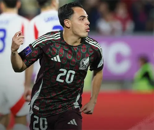 El Sevilla de Matías Almeyda estaría siguiendo de cerca a Hugo Camberos en el Mundial sub 20. @miseleccionsubs