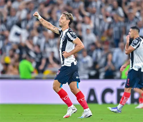 Sergio Canales volvió a los entrenamientos de Rayados, y podría volver a jugar en la fecha 13 ante Pumas. Getty Images