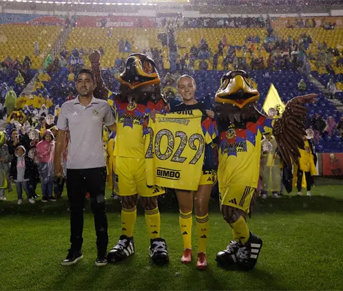 ¡Oficial! Sarah Luebbert renueva con América Femenil (Foto: @AmericaFemenil ¡Oficial! Sarah Luebbert renueva con América Femenil (Foto: @AmericaFemenil